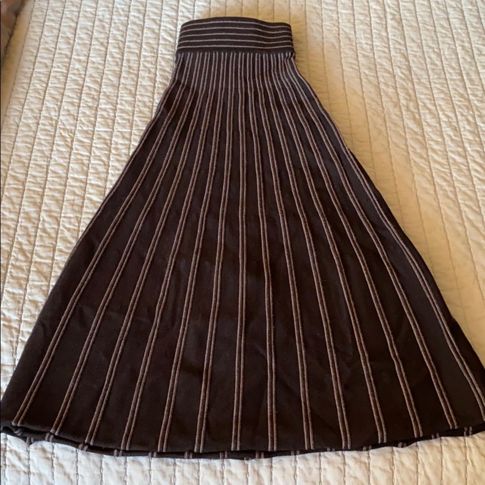 🌟 EUC Max Studio Striped Midi Skirt Sz M 🌟